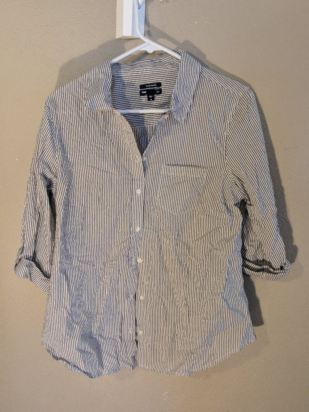 Blue and white 3/4 sleeve button-up
